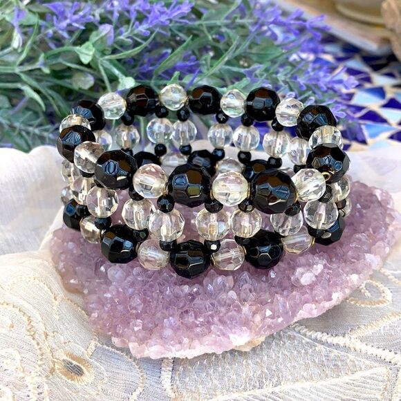 Vintage Black & Clear Lucite Beaded Stretch Bracelet - Picture 3 of 6